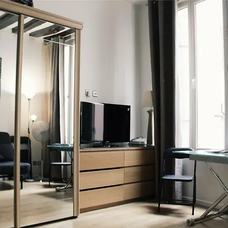 Montorgueil Charming Place Apartment *
